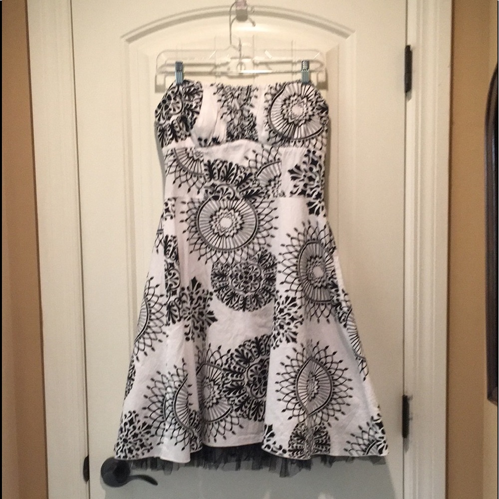 RUBY ROX  Jr. 13 Strapless Built in Bra, Underskirt with Soft Tulle, Zipperback.